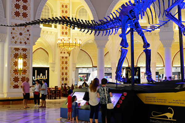 Dubain suurin ostoskeskus Dubai Mall