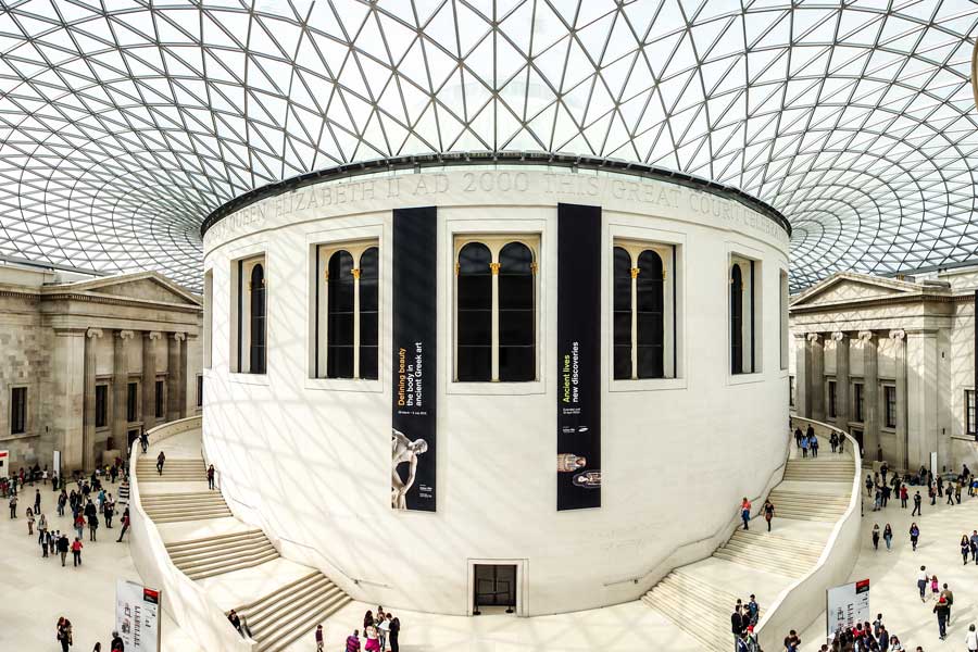 British Museum sisältäpäin kuvattuna