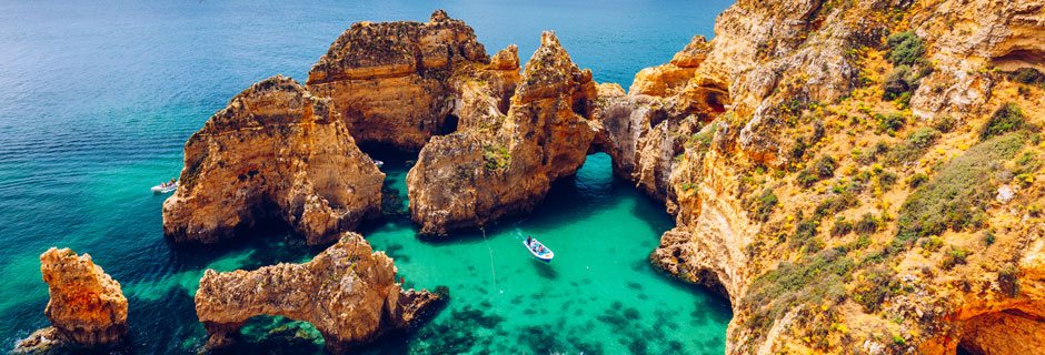 Algarven rannikon kallioita