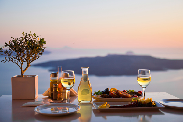 Ihana illallinen Santorinilla